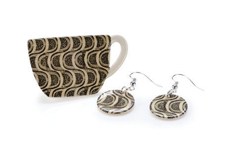 Tirzah Garwood 'Teacup' ceramic jewellery - 'black & white wave'