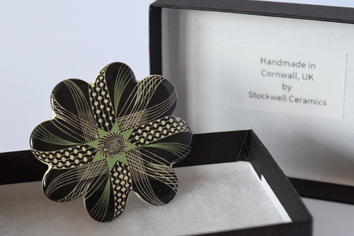 Corsage Ceramic Brooch (Green), design by Eric Ravilious
